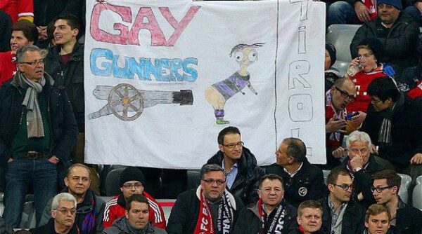 La homofobia está aún arraigada en el fútbol/ AFP