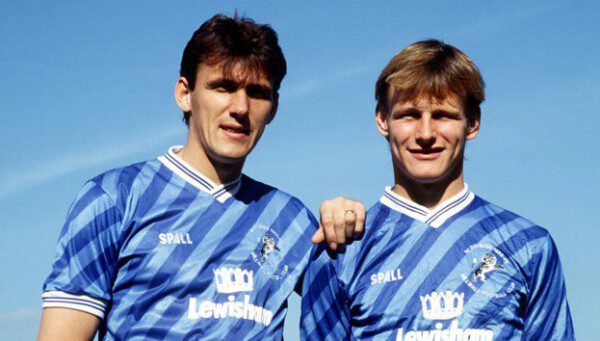 Jugadores como Tony Cascarino y Teddy Sheringham defendieron los colores del Millwall/ MFC